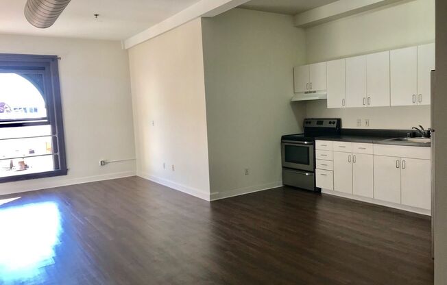 1 bed, 1 bath, 631 sqft, $2,850, Unit 1023-407
