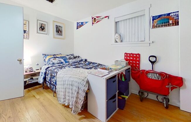 Lincoln Park Garden Level Two Bedroom