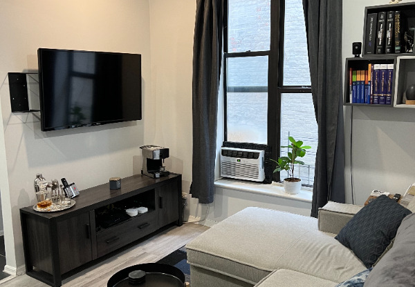 541 W 133 ST
