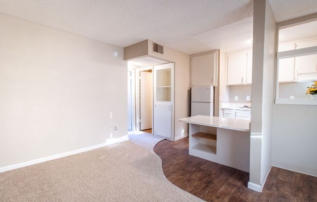 1 bed, 1 bath, $1,295, Unit 53