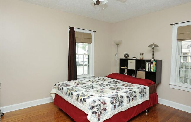 Students- 2025 HOUSING!!