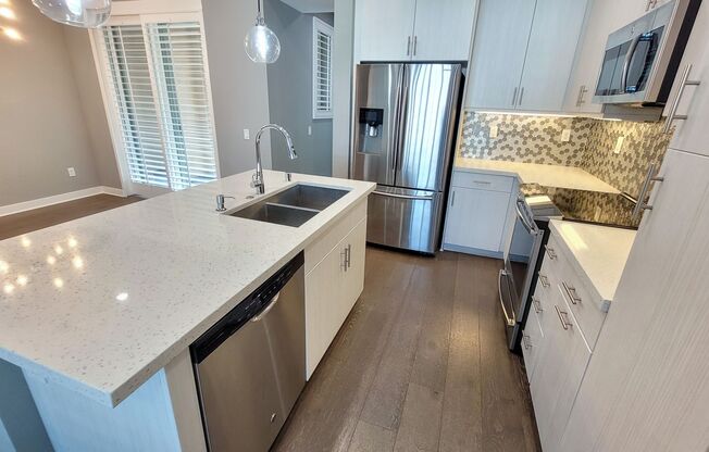 Available! Modern Tri-Level Smart Townhome – Montebello South 1/2 Months FREE