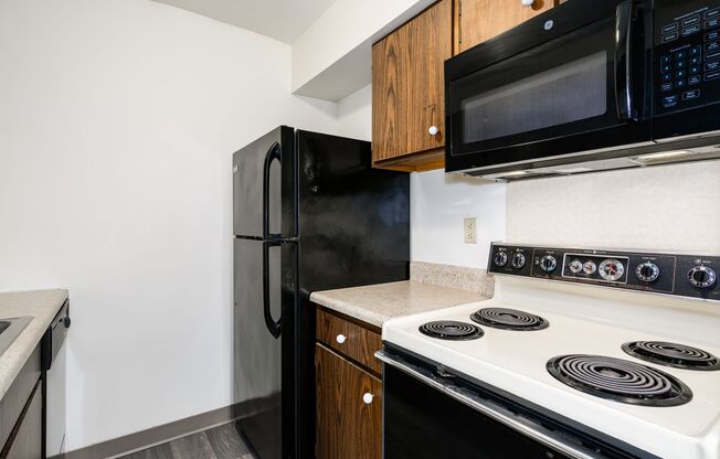 2 beds, 1 bath, 900 sqft, $1,095, Unit 11023B