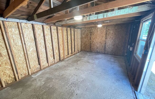 2 beds, 1 bath, 725 sqft, $1,350, Unit Highw2010
