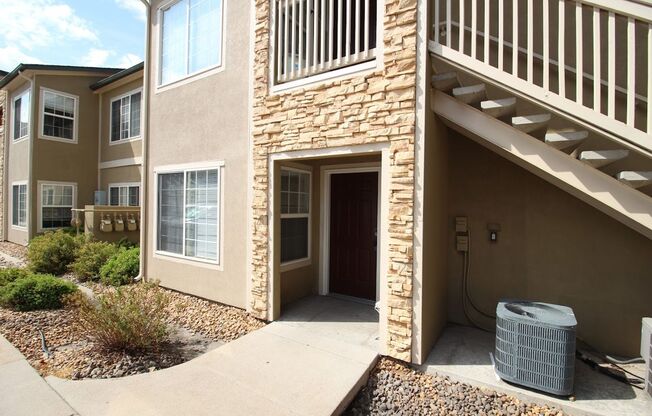 Long Realty & Property Management - 3 Bedroom Condo in Gated Community with Amenities