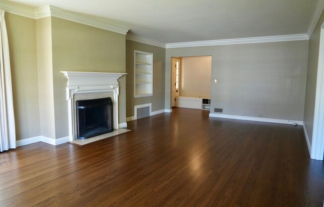 Charming & Spacious 3BR/2BA Lower-Level Home in Prime Baywood Location