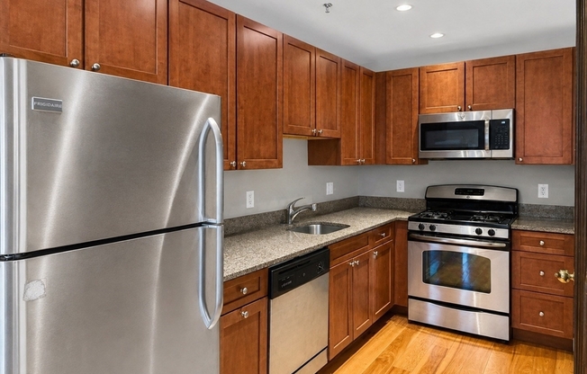 2 beds, 1 bath, 600 sqft, $3,800, Unit F-5