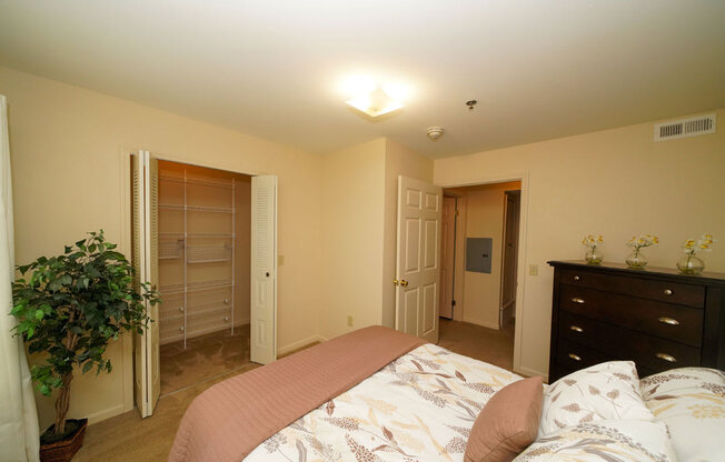 Bedroom With Closet at Fieldstream Apartment Homes, Ankeny