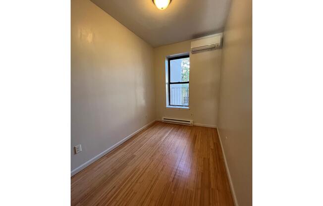 75 W 126 ST