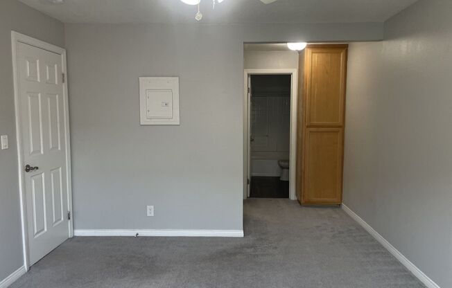 1 bed, 1 bath, 685 sqft, $2,180, Unit 0049
