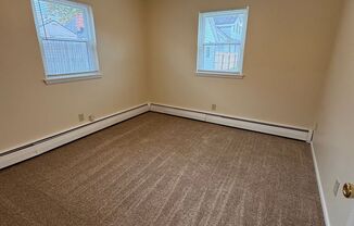 2 beds, 1 bath, $850, Unit 245 Churchill Rd. Apt. 9