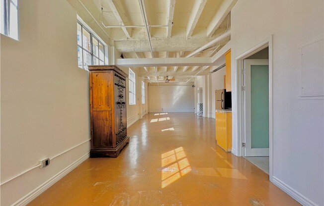 1 bed, 1 bath, 800 sqft, $2,000, Unit M1