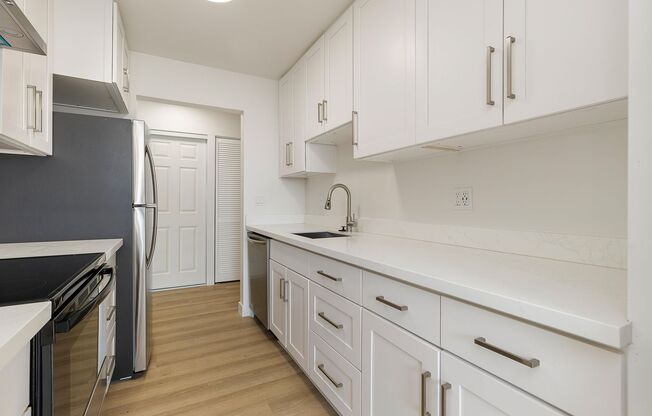 2 beds, 2 baths, 1,075 sqft, $2,885, Unit 204