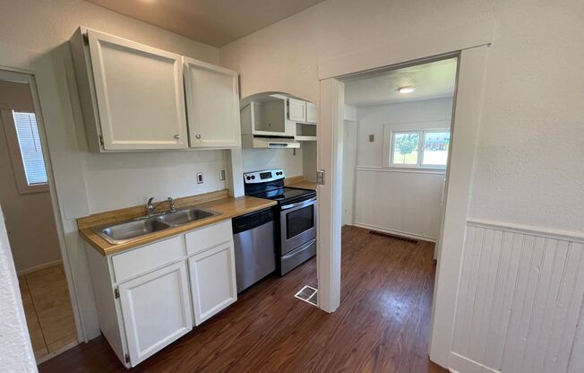 2 beds, 1 bath, $1,775