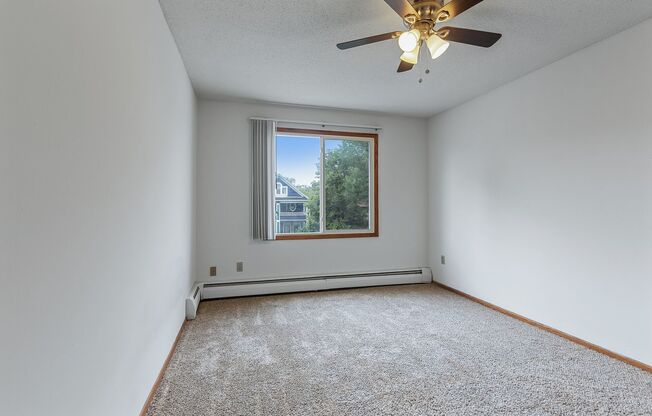 1 bed, 1 bath, 560 sqft, $885, Unit 204