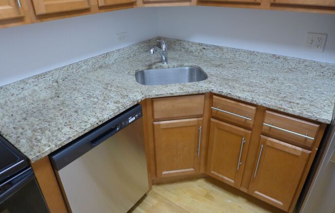 1 bed, 1 bath, 725 sqft, $2,050, Unit 06B