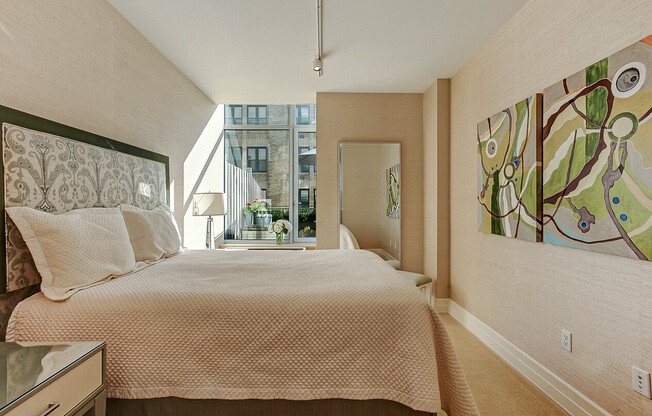 1 bed, 1 bath, 747 sqft, $5,500, Unit 8R