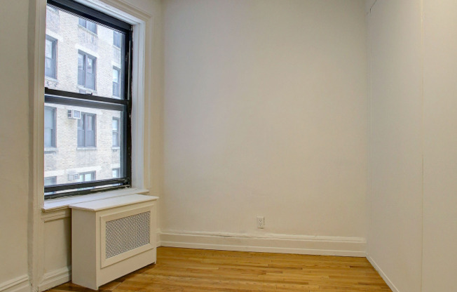 315 W 102 ST