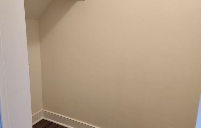 1 bed, 1 bath, 682 sqft, $1,280, Unit GL27004