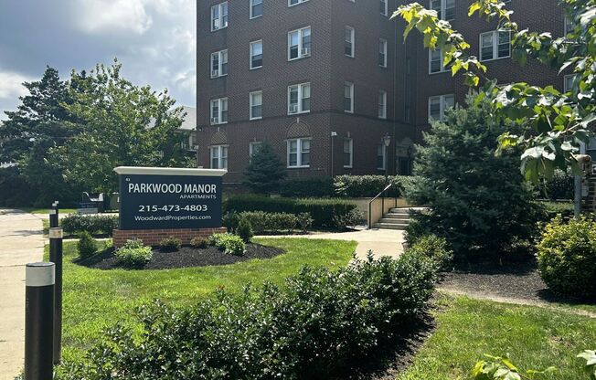 Parkwood Manor Apartments