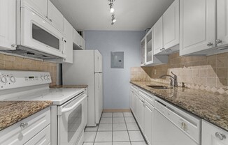 1 bed, 1 bath, 850 sqft, $3,500, Unit 703