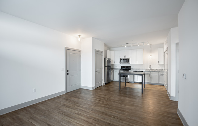 2 beds, 1 bath, 966 sqft, $1,519, Unit 2305CL