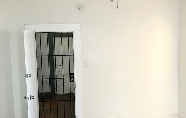 Studio, 1 bath, 450 sqft, $1,500, Unit 09