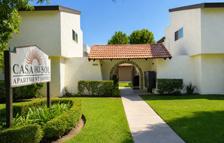 Huge Downstairs 1Bd/1Ba. Private Garage and Patio TEXT (714)710-5157