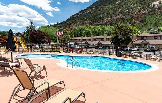 Red Cliff Apartments