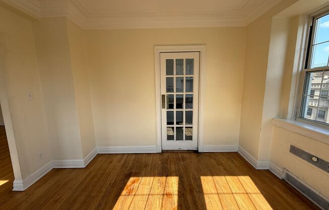 2 beds, 2 baths, 1,303 sqft, $2,200, Unit New King Edward  401