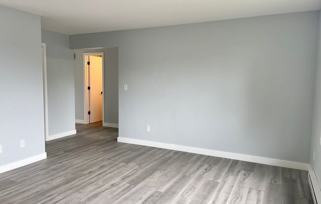 2 Bedroom 2 Bathroom Ballard Duplex!