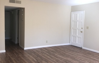 3 beds, 2 baths, 1,050 sqft, $1,895