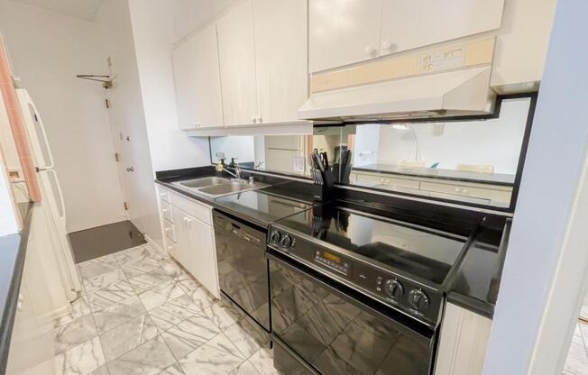 1 bed, 1 bath, 769 sqft, $3,000, Unit # 1002