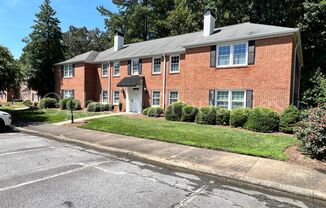 343-D Hanover Arms Ct-3BR/2BA Condo!