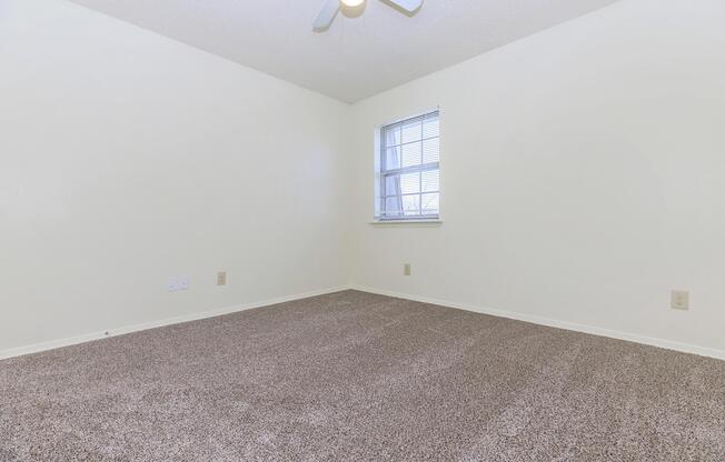 LARGE BRIGHT BEDROOM