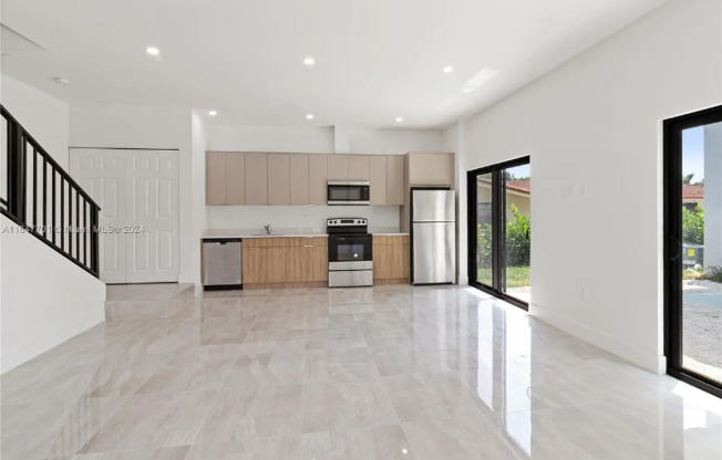 135 SW 114 AVE