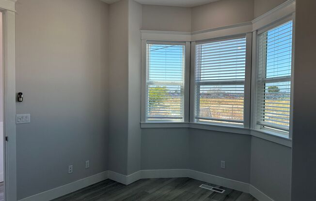 Gorgeous updated 2 bedroom available now!