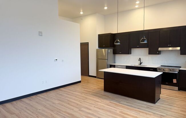 2 MONTHS RENT FREE! Luxury 1 and 2 Bedroom Apartments Available Now!
