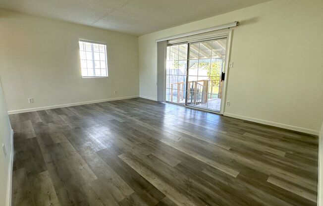 Modern Elegance and Tranquility: Remodeled 3BR/2BA Gem with Expansive Backyard in Chatsworth