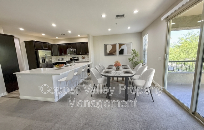 2425 W BRONCO BUTTE TRL 