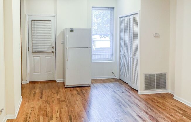 2 beds, 1 bath, 810 sqft, $2,795, Unit 2604RA-1