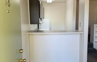 Studio, 1 bath, $950, Unit 18