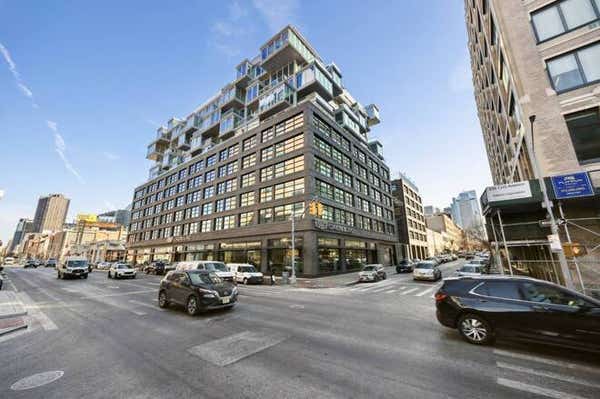 547 W 47 ST