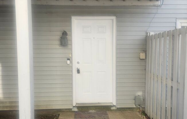 2 bd 1 ba townhome Crest Hill totally redone!
