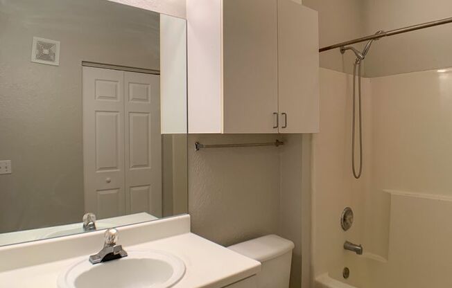 2 beds, 2 baths, $1,850, Unit Unit 240