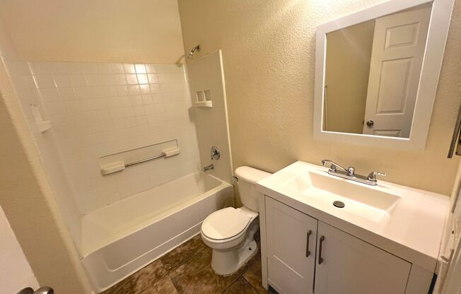 2 beds, 2 baths, $850, Unit UNIT 1102