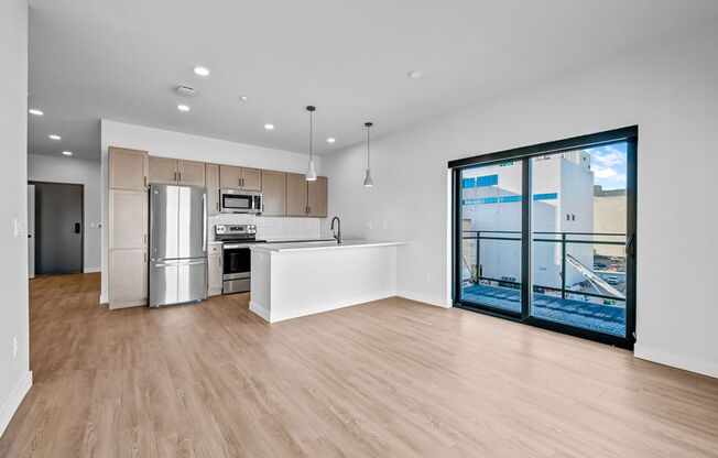 2 beds, 1 bath, 838 sqft, $1,895, Unit 413