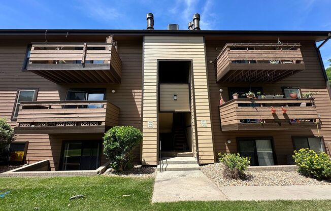Location! Location! 2-bed 2-bath condo overlooking Aviation Park! $500 off 1st months rent!