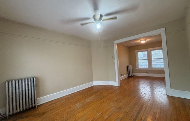 1 bed, 1 bath, 700 sqft, $899, Unit 502 Asbury Street Unit 12