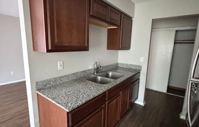 2 beds, 1 bath, 875 sqft, $1,229, Unit 3310-1